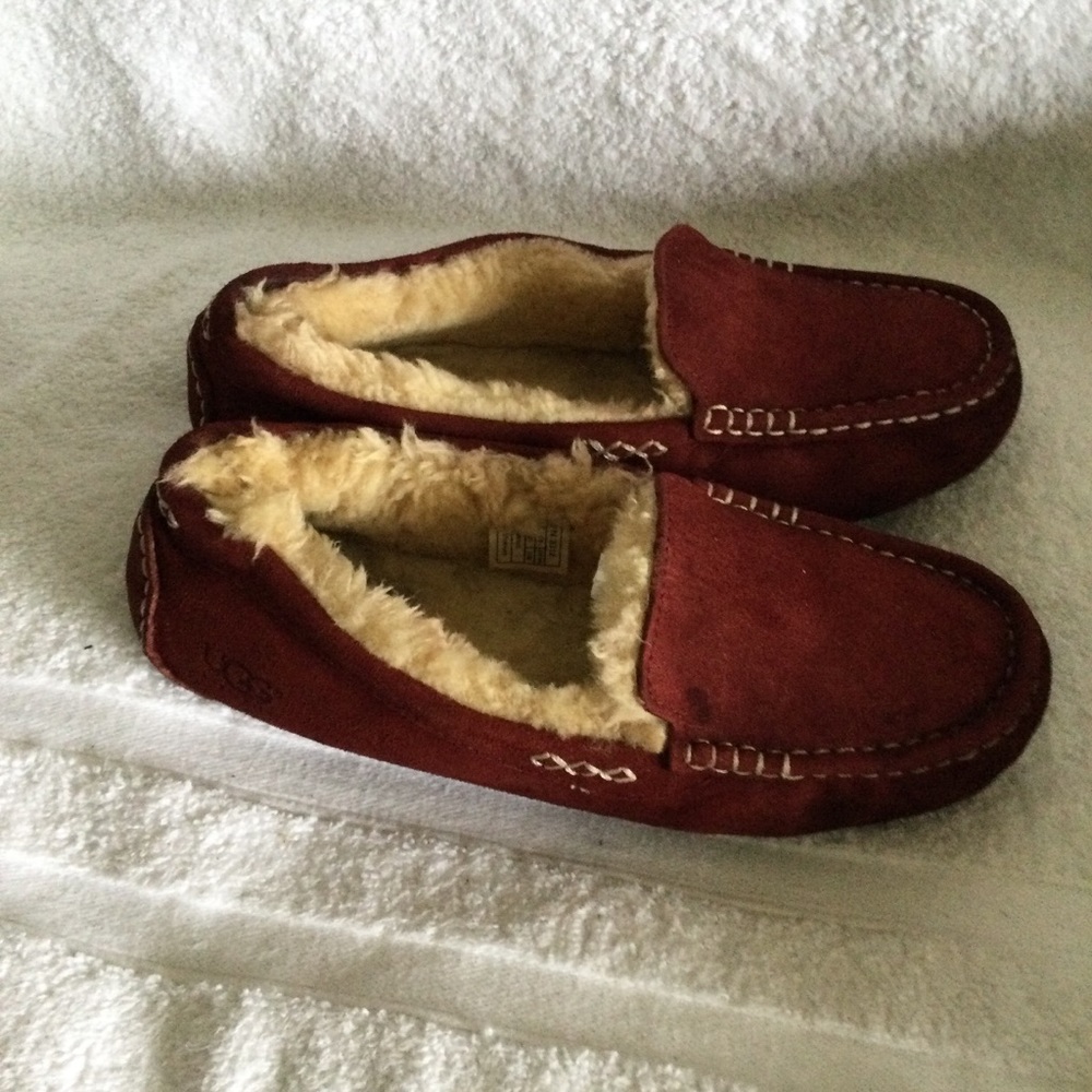 Ugg Australia women slippers burgundy size 8 US/6.5 UK/39 EUR